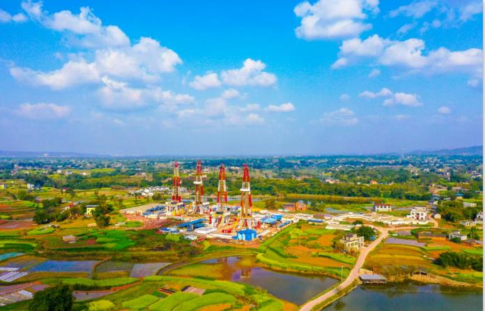 西南油氣田公司頁(yè)巖氣日產(chǎn)量超4000萬(wàn)方！再創(chuàng)歷史新高